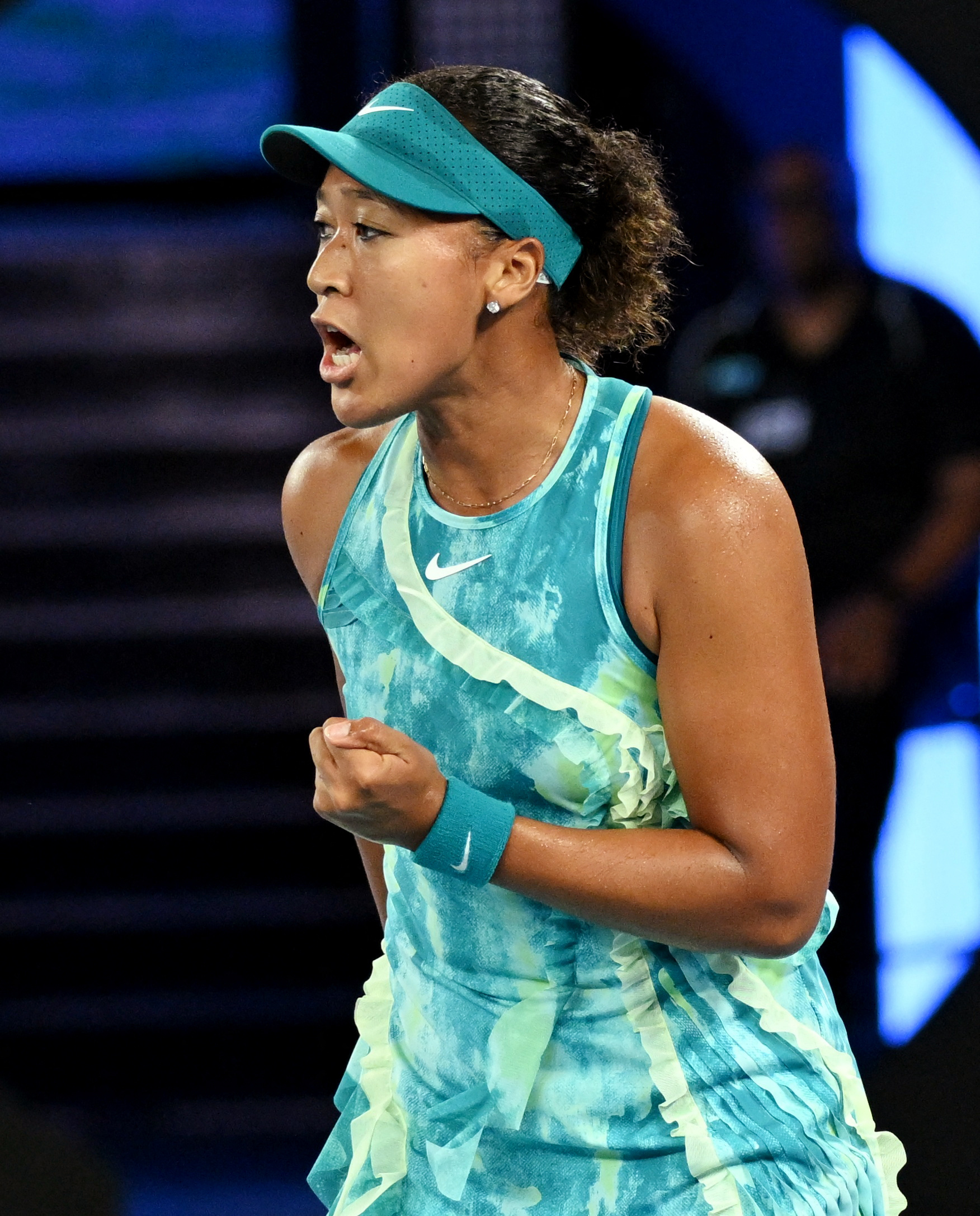 MK体育-大坂直美连续十五场比赛得分超过惊险取胜塞维利亚赛前复出首秀，现场解说直呼：赛前洛杉矶湖人调整名单以备德国杯(郑钦文草地首秀将再战大坂直美)