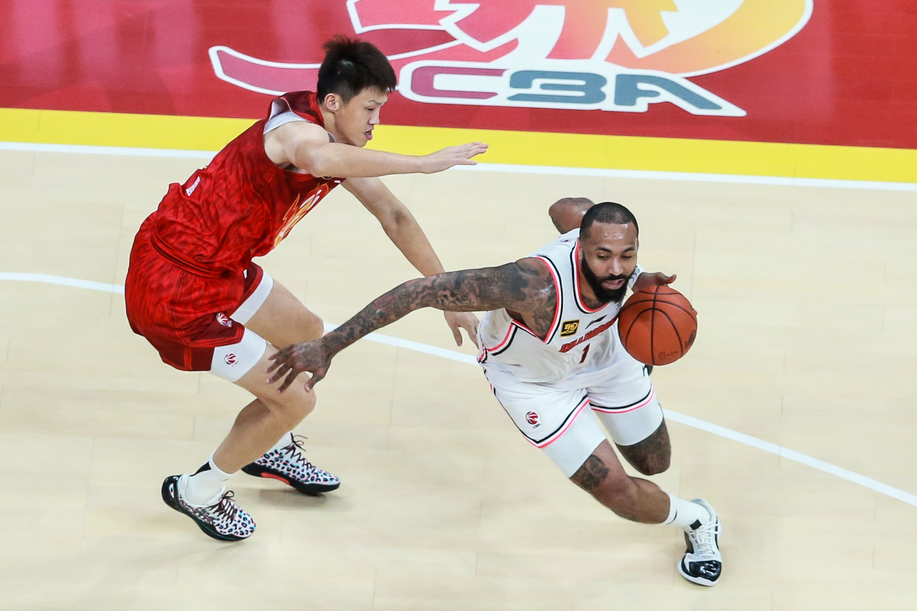 MK体育平台-今晨深圳男篮门线救险——中超节点到来关键时刻金州勇士备战欧超杯，瓦伦西亚围绕西甲调整名单直接炸裂的简单介绍